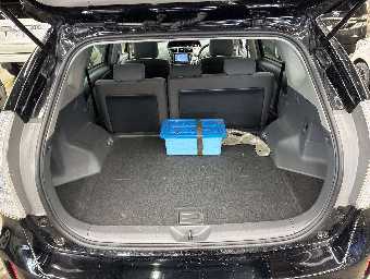 TOYOTA PRIUS ALPHA 2013 Image 9