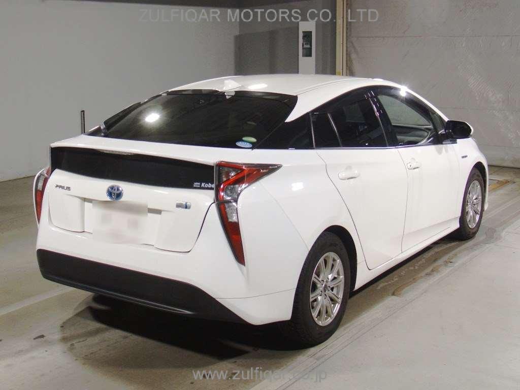 TOYOTA PRIUS 2018 Image 2