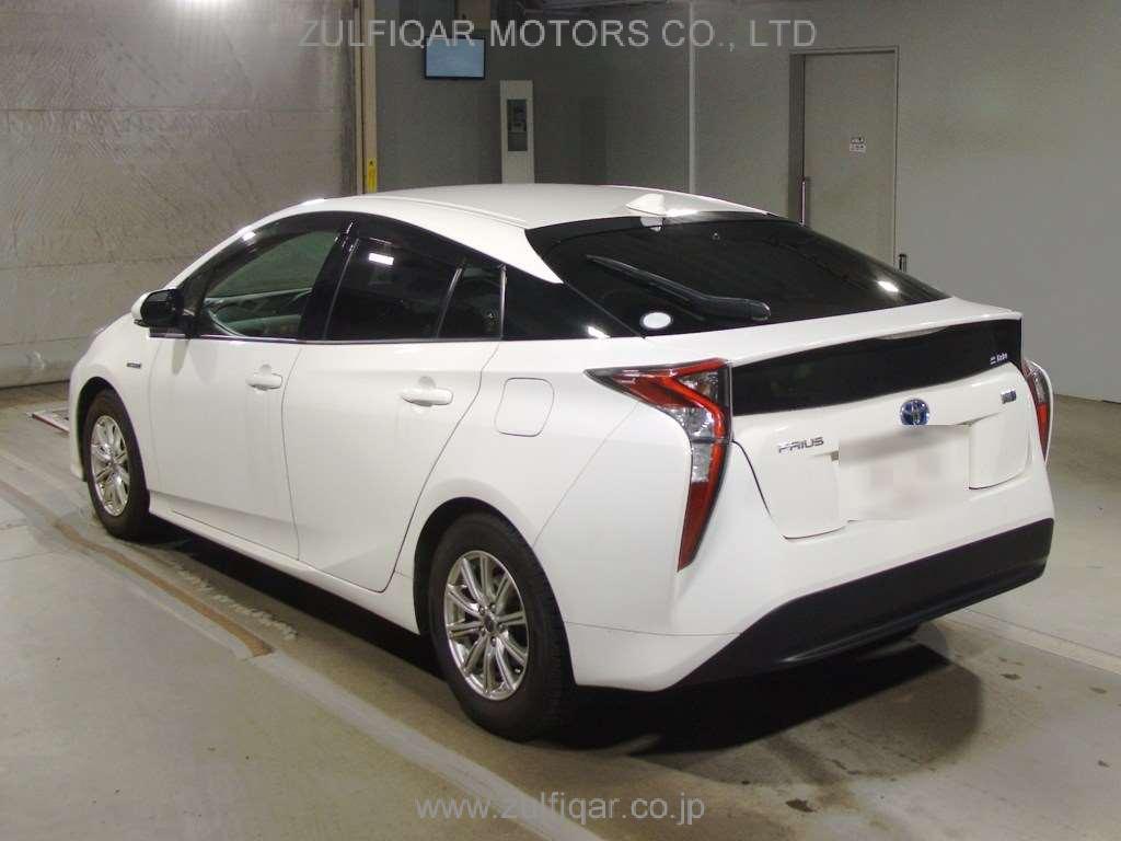 TOYOTA PRIUS 2018 Image 4