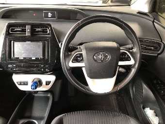 TOYOTA PRIUS 2018 Image 6