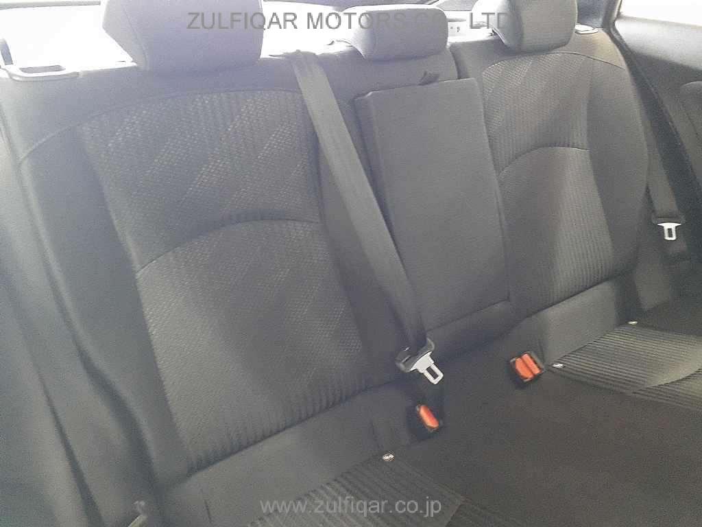 TOYOTA PRIUS 2019 Image 11