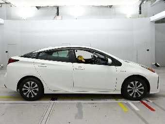 TOYOTA PRIUS 2019 Image 3