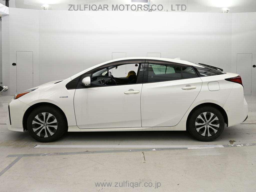 TOYOTA PRIUS 2019 Image 4