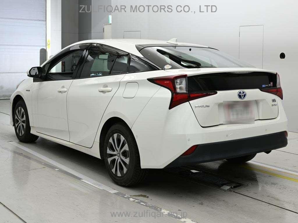TOYOTA PRIUS 2019 Image 6
