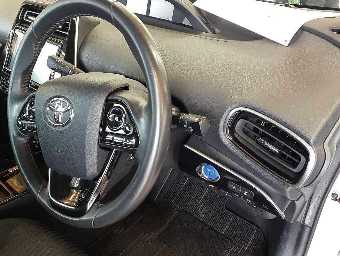 TOYOTA PRIUS 2019 Image 9