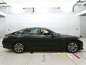 TOYOTA CROWN HYBRID 2019 Image 3