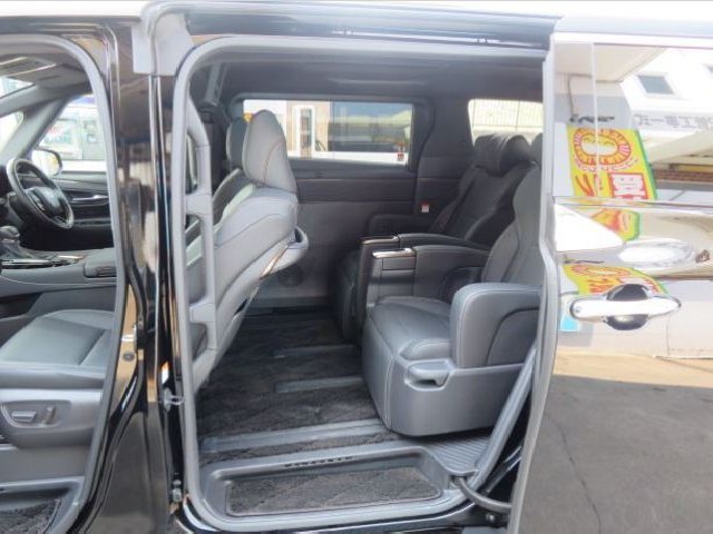 TOYOTA ALPHARD 2025 Image 31