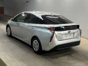 TOYOTA PRIUS 2017 Image 2