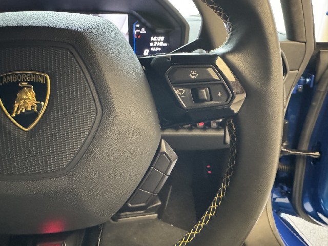 LAMBORGHINI HURACAN 2022 Image 42