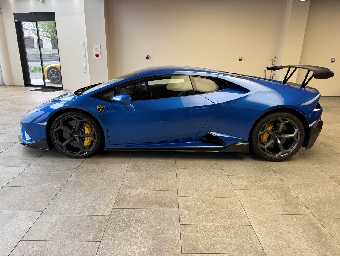 LAMBORGHINI HURACAN 2022 Image 8