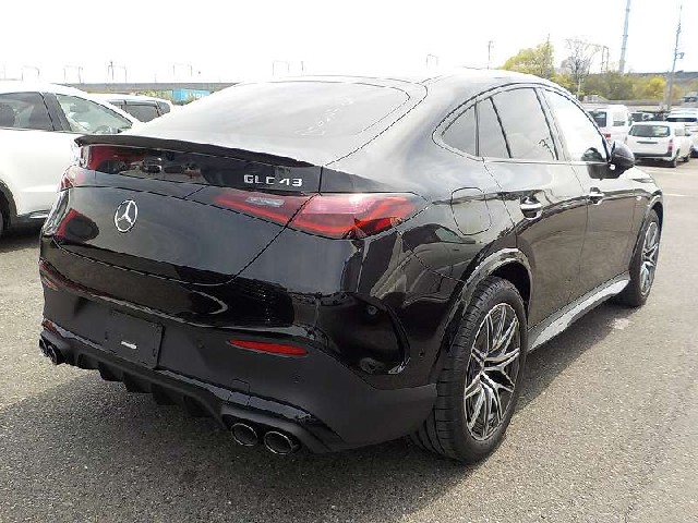 MERCEDES AMG GLC 2025 Image 22
