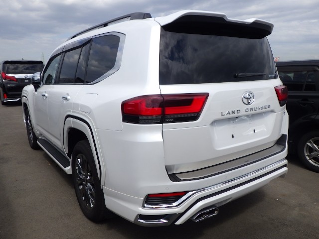 TOYOTA LAND CRUISER 2024 Image 32