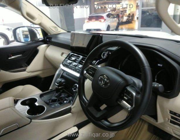 TOYOTA LAND CRUISER 2024 Image 6