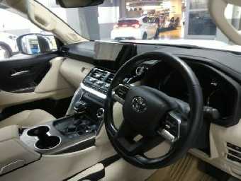 TOYOTA LAND CRUISER 2024 Image 6