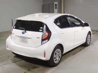 TOYOTA AQUA 2020 Image 2