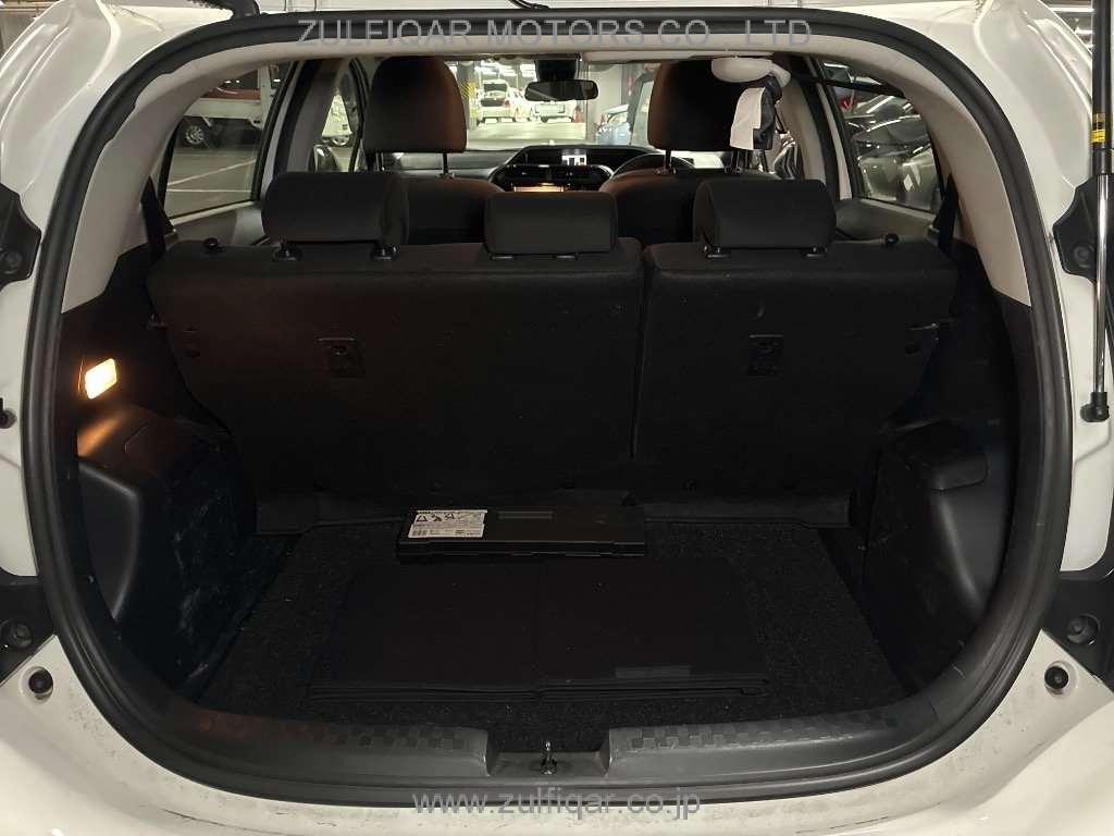 TOYOTA AQUA 2020 Image 8