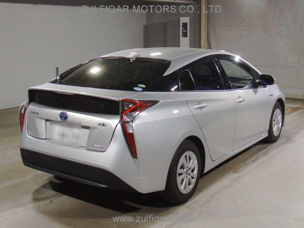 TOYOTA PRIUS 2018 Image 2
