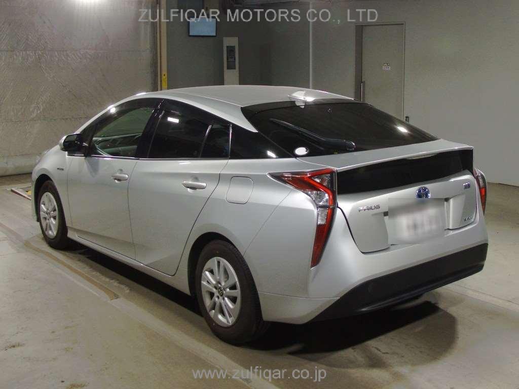 TOYOTA PRIUS 2018 Image 4