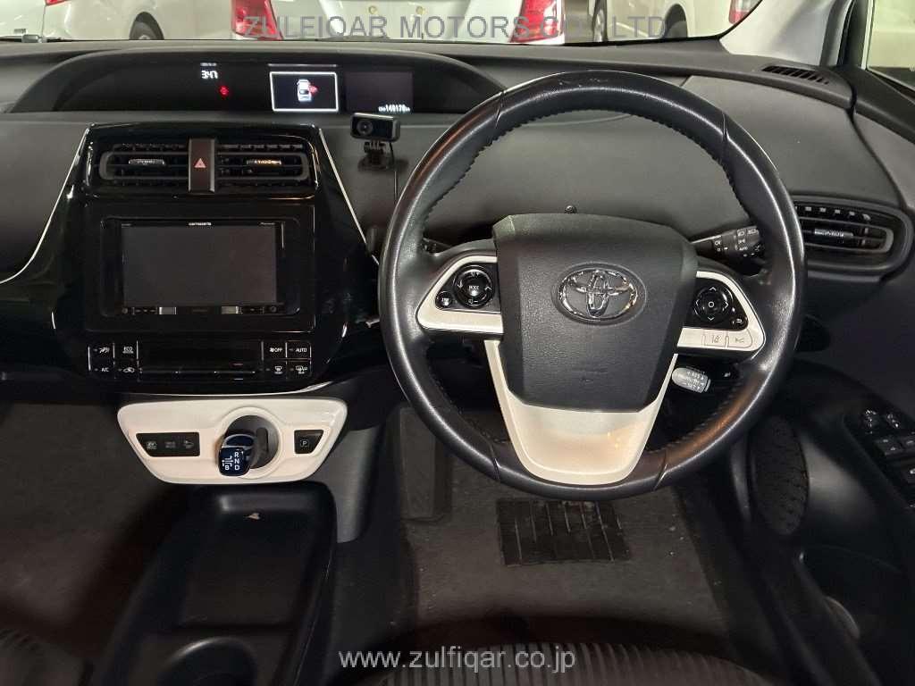 TOYOTA PRIUS 2018 Image 6