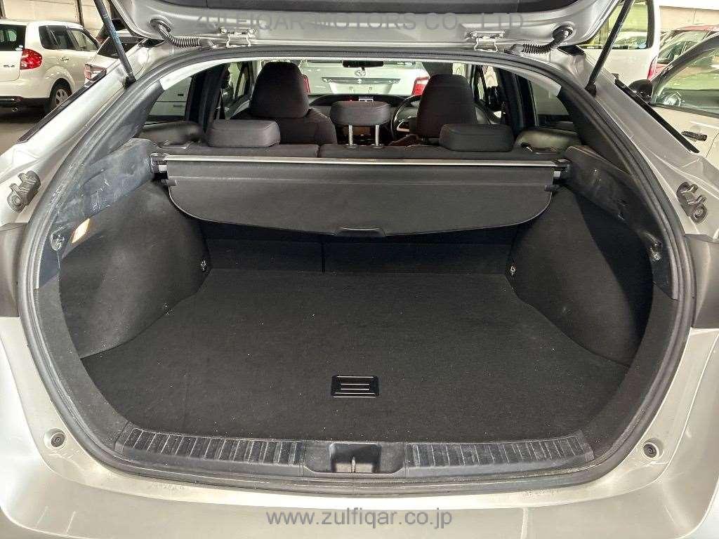 TOYOTA PRIUS 2018 Image 8