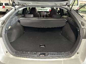 TOYOTA PRIUS 2018 Image 8