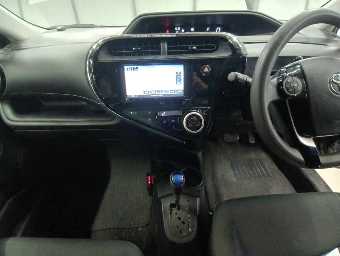 TOYOTA AQUA 2019 Image 11