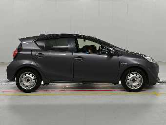 TOYOTA AQUA 2019 Image 3