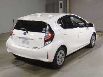 TOYOTA AQUA 2020 Image 2