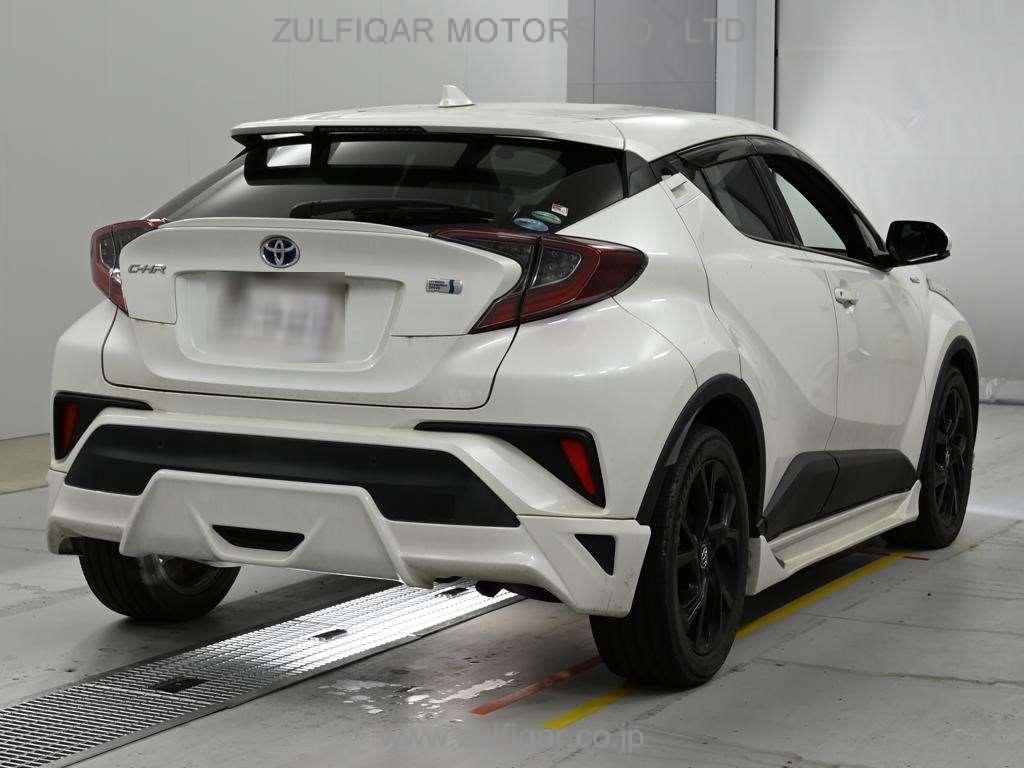 TOYOTA C-HR 2019 Image 2