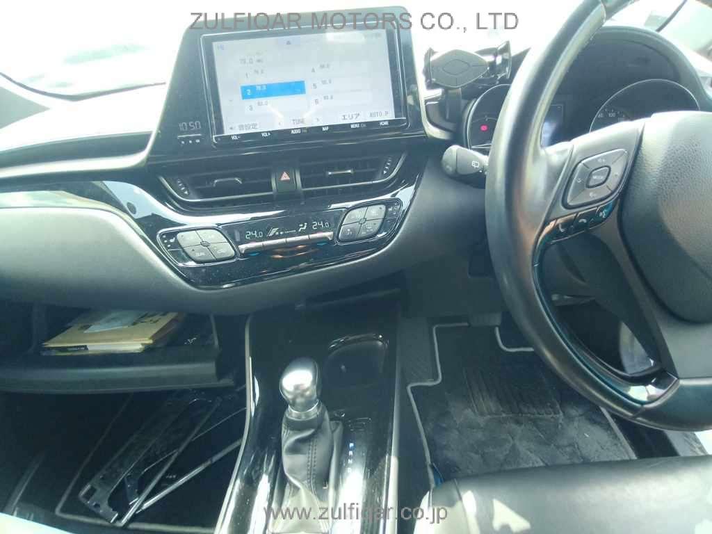 TOYOTA C-HR 2019 Image 11
