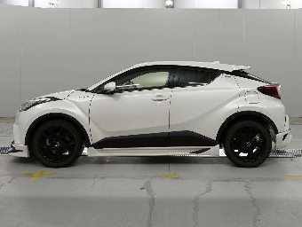 TOYOTA C-HR 2019 Image 4