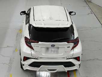 TOYOTA C-HR 2019 Image 8