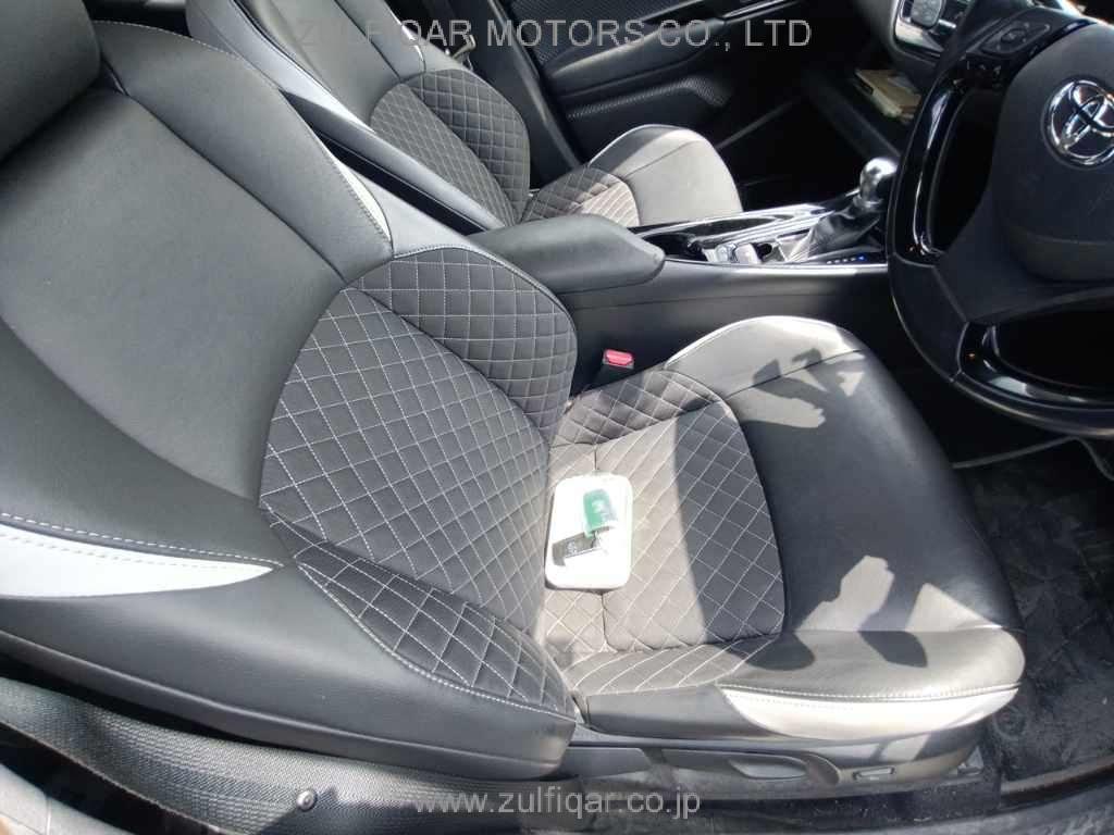 TOYOTA C-HR 2019 Image 10