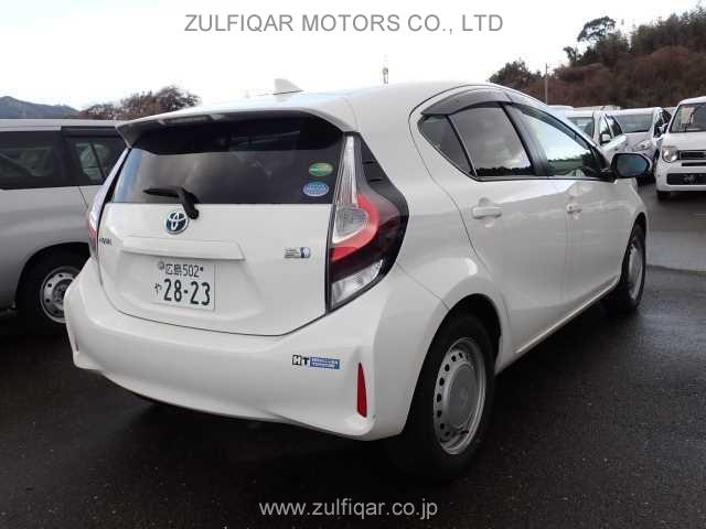 TOYOTA AQUA 2021 Image 2