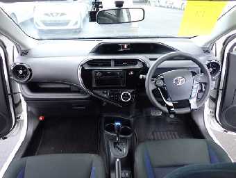 TOYOTA AQUA 2021 Image 3