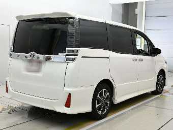TOYOTA VOXY 2021 Image 2