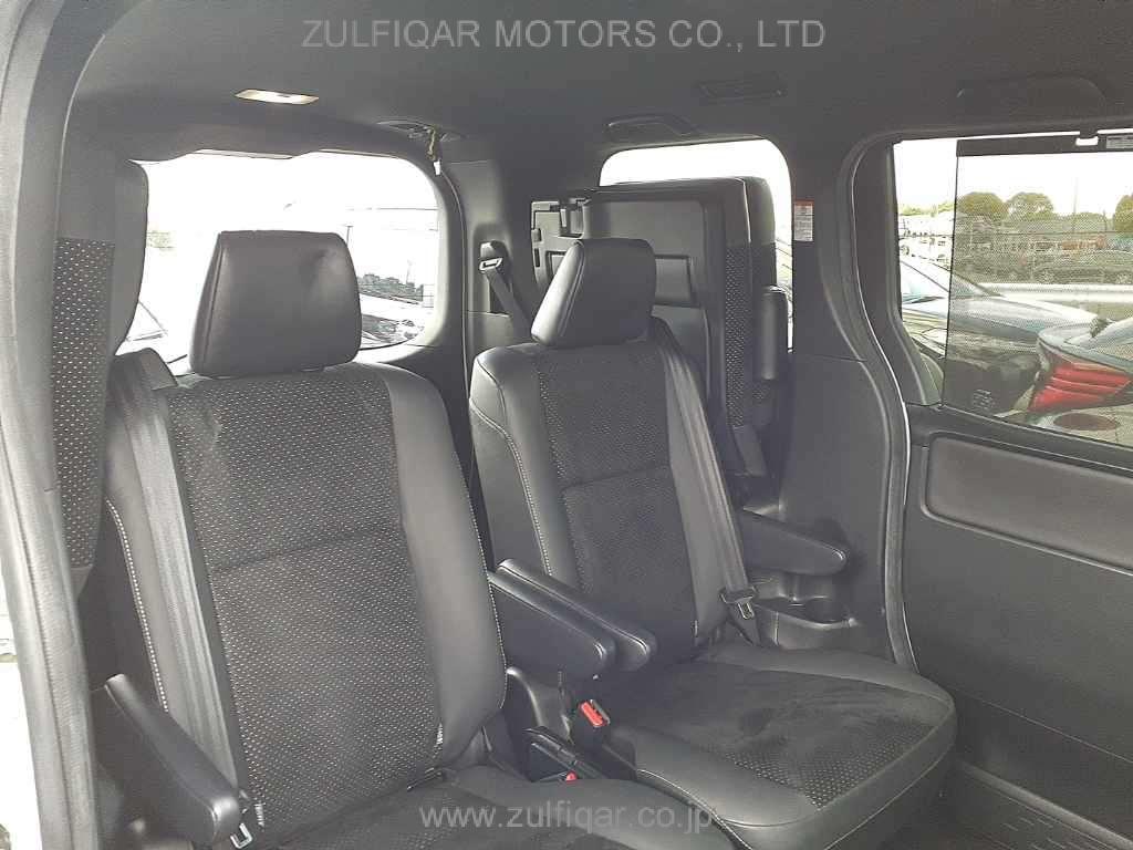 TOYOTA VOXY 2021 Image 11