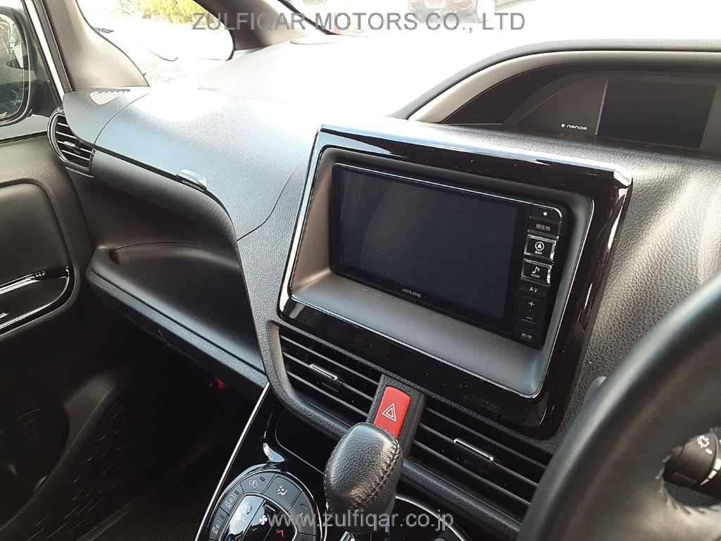 TOYOTA VOXY 2021 Image 12