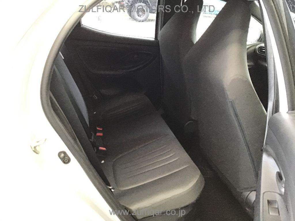 TOYOTA YARIS 2021 Image 6