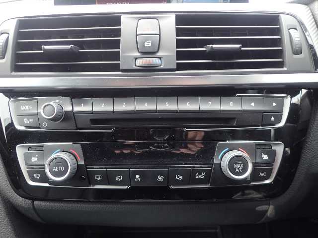 BMW 3 SERIES 2018 Image 21