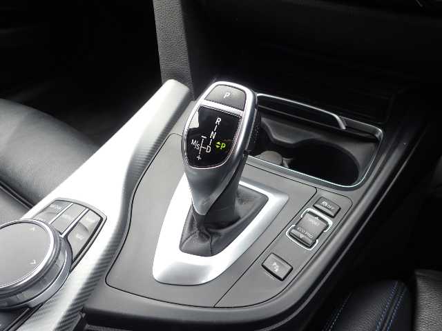 BMW 3 SERIES 2018 Image 22