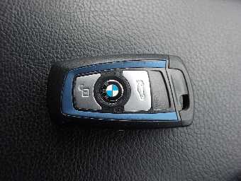 BMW 3 SERIES 2018 Image 17