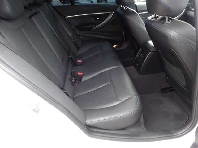 BMW 3 SERIES 2018 Image 29