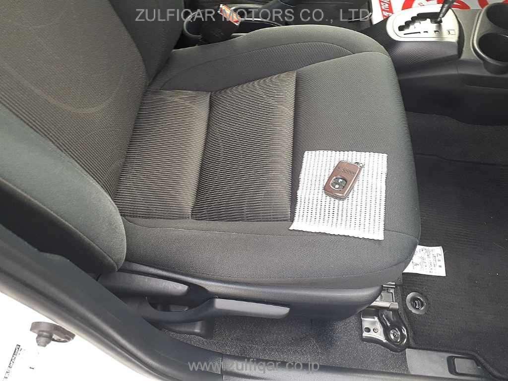 TOYOTA AQUA 2019 Image 10