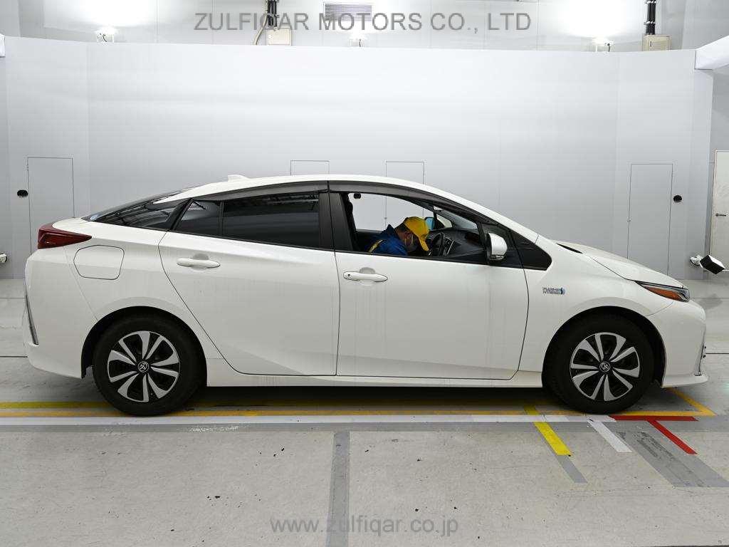 TOYOTA PRIUS PHV 2020 Image 3
