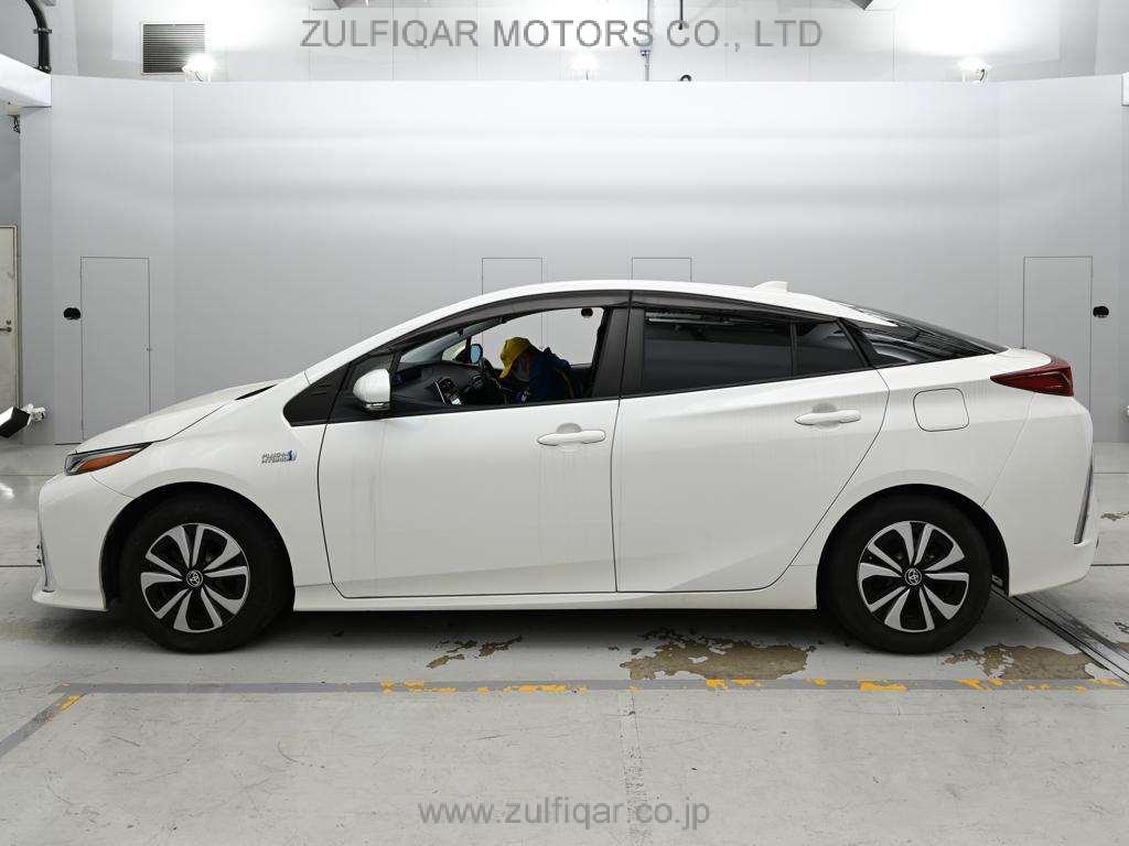 TOYOTA PRIUS PHV 2020 Image 4