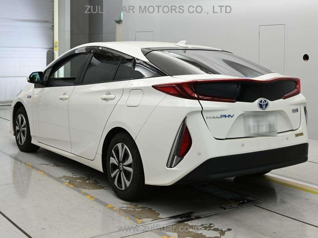 TOYOTA PRIUS PHV 2020 Image 6