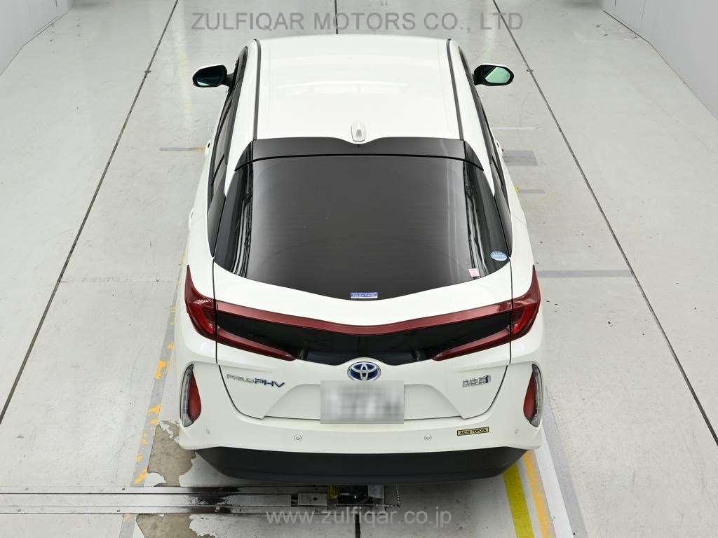 TOYOTA PRIUS PHV 2020 Image 8