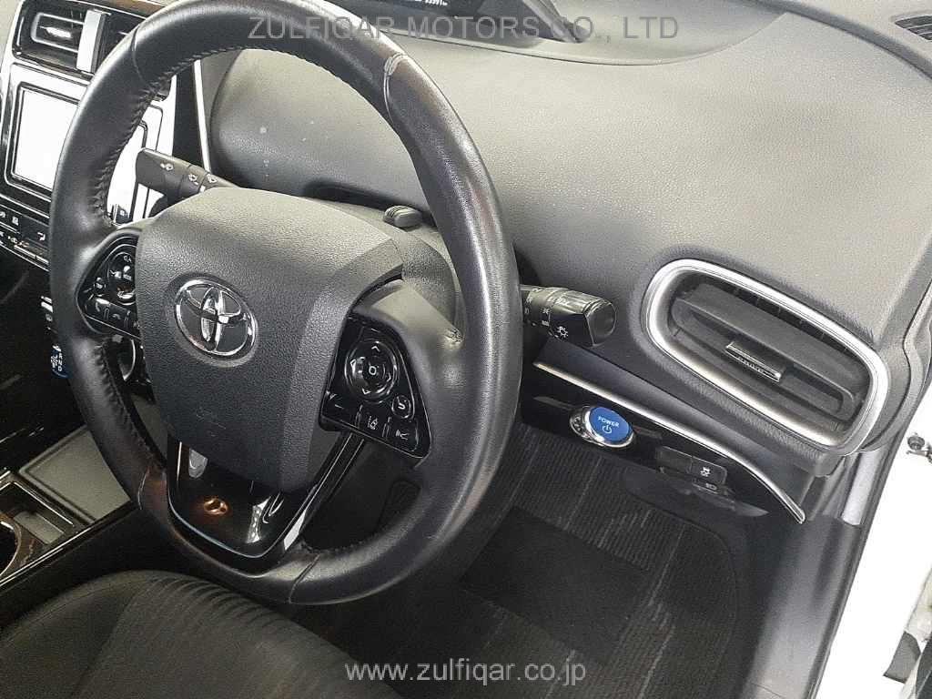 TOYOTA PRIUS PHV 2020 Image 9