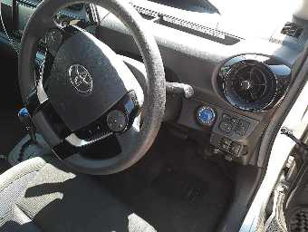 TOYOTA AQUA 2019 Image 9